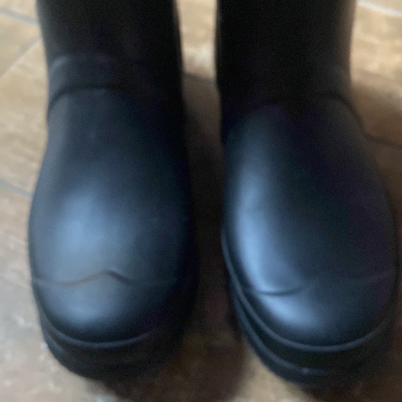 Black hunter boots w/ socks. Size 9. Great condition-some scuffs (pictured). - Picture 4 of 10